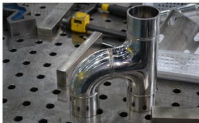 精密加工された金属部品